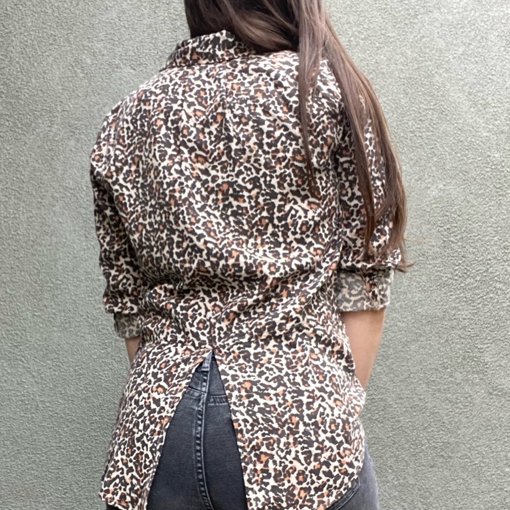 Vintage Calvin Klein Leopard button up - Picture 2 of 9